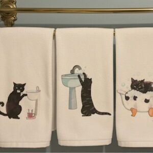 FOUR BATHROOM CAT LOVERS TOWELS. NEW.